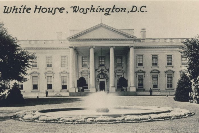 Mandatory Credit: Photo by Historia/Shutterstock (9856272a) Washington Dc Usa - the White House. Souvenir Pack Miniature Collectors Photographic Cards Washington Dc, Usa - the White House
