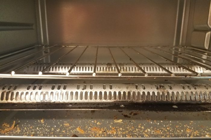 https://www.rd.com/wp-content/uploads/2018/09/10-Things-You-Should-Never-Do-to-Your-Oven.jpg?resize=700%2C466