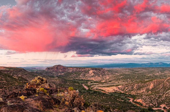 Glorious View Of Rio Grande, Sangre De Cristo And Black Mesa From White Rock Overlook - New Mexico