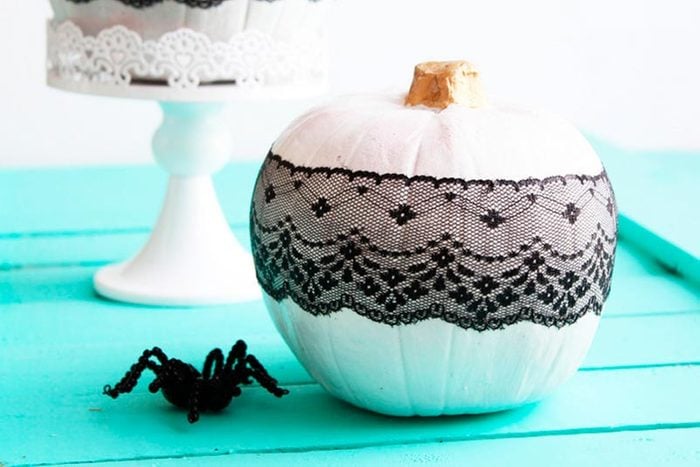 lace pumpkins halloween craft
