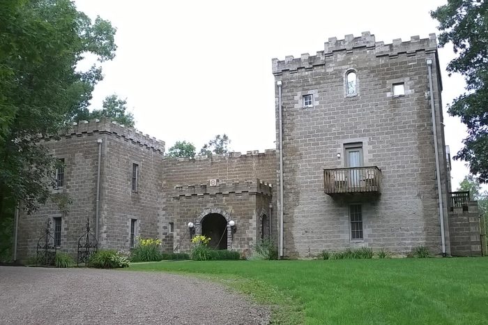 ravenwood-castle