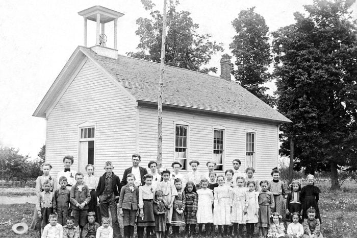 S one room school house with the children of all ages.