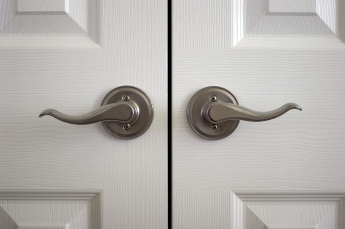A pair of door knobs