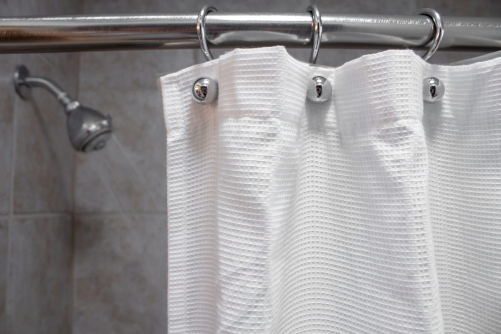 Using vinegar to clean shower curtains