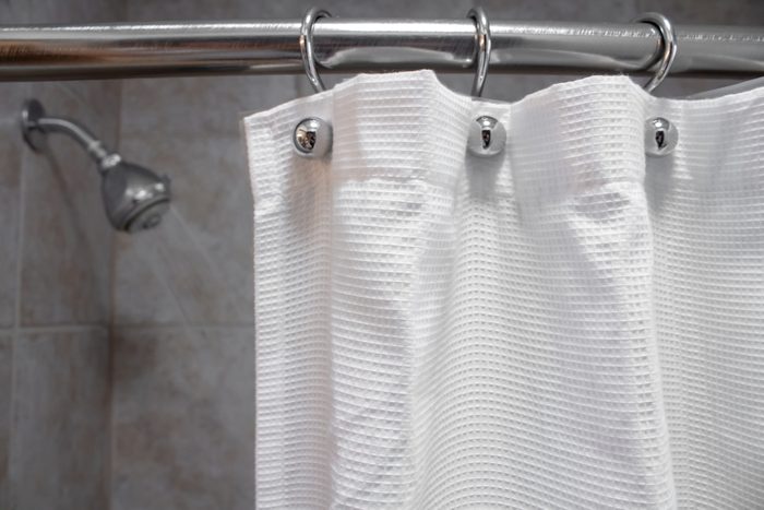 Using vinegar to clean shower curtains
