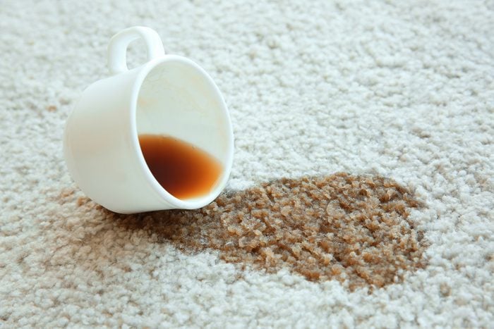 White vinegar uses carpet stains