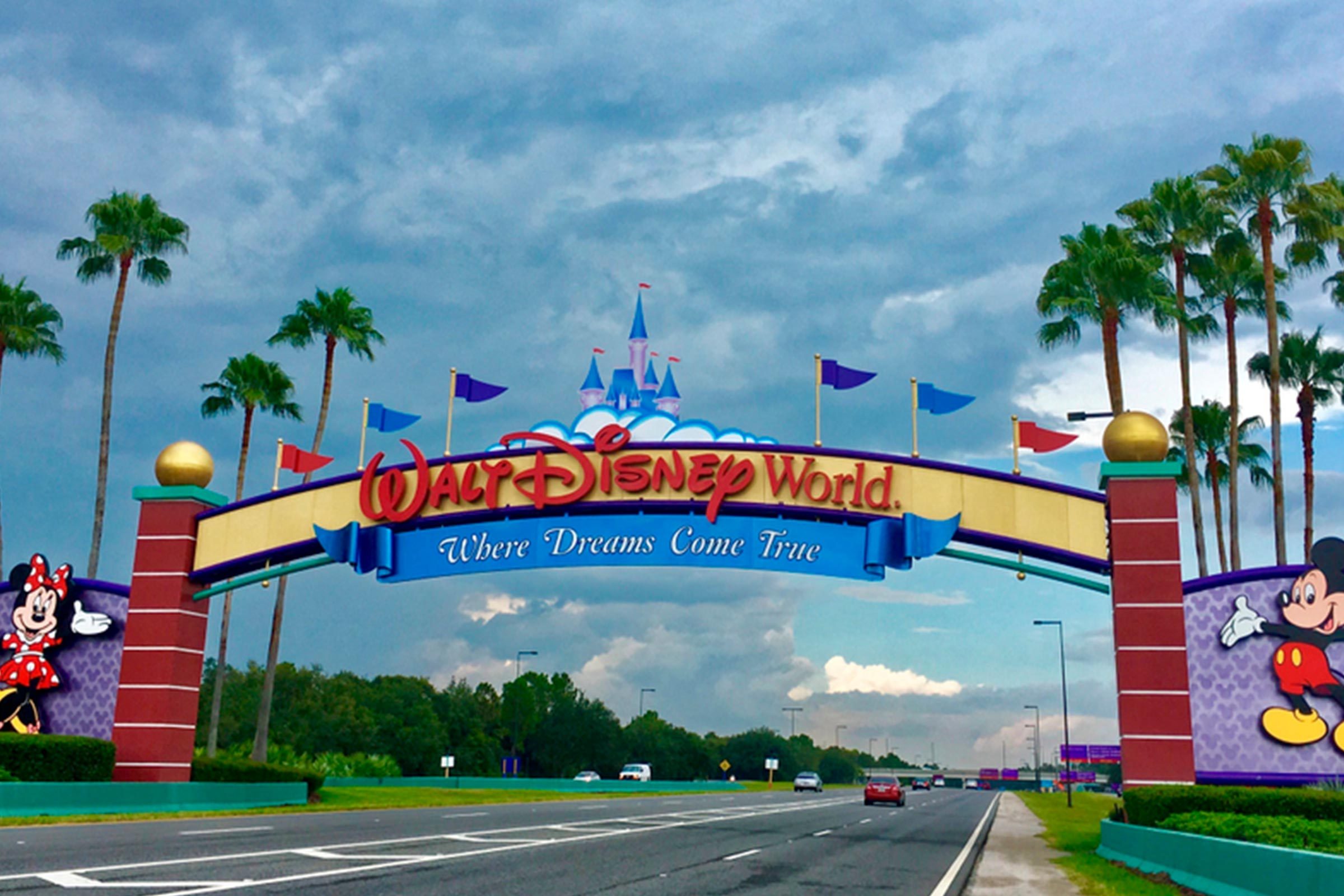 Disney World vs. Universal: What Are the Differences? | Reader's Digest