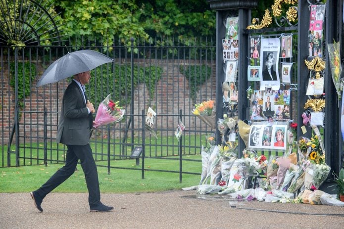 Prince William and Prince Harry leave tribute to Princess Diana at the gates of Kensington Palace, London, UK - 30 Aug 2017