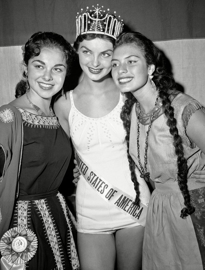 1957 Miss Maryland crowned Miss U.S.A.