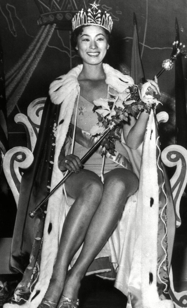 1959 Extravagant throne