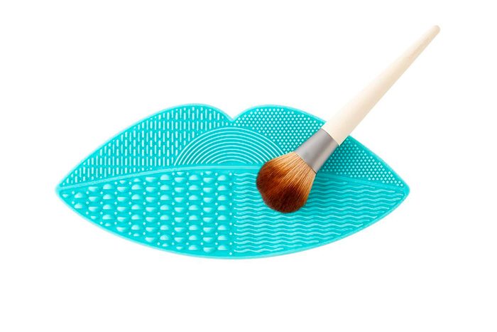 Makeup brush cleaning mat