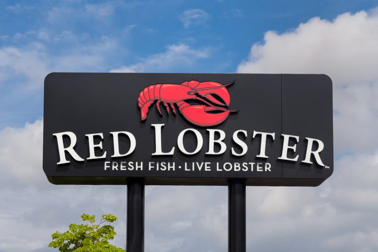 BLOOMINGTON, MN/USA - MAY 25, 2016: Red Lobster restaurant sign and logo. Red Lobster is an American casual dining seafood restaurant chain.