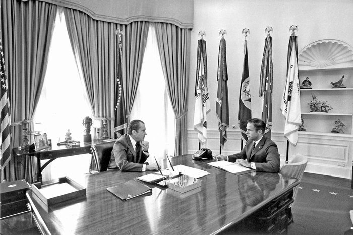 RICHARD NIXON IN A MEETING WITH HARRY ROBBINS, WASHINGTON DC, AMERICA - 10 FEB 1971