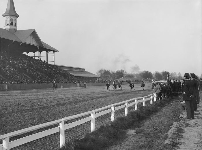 VARIOUS Start of Horse Race, Churchill Downs, Louisville, Kentucky, USA, circa 1907