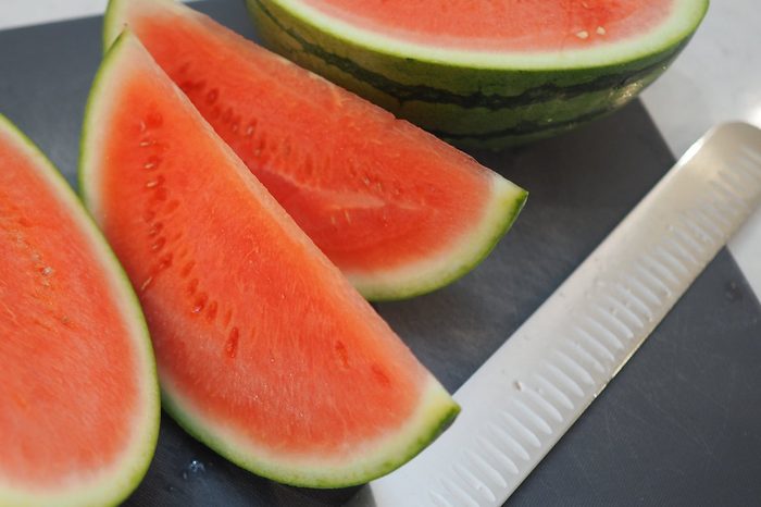 Cut watermelon (halves, half, quarter), watermelon slices, sliced watermelon