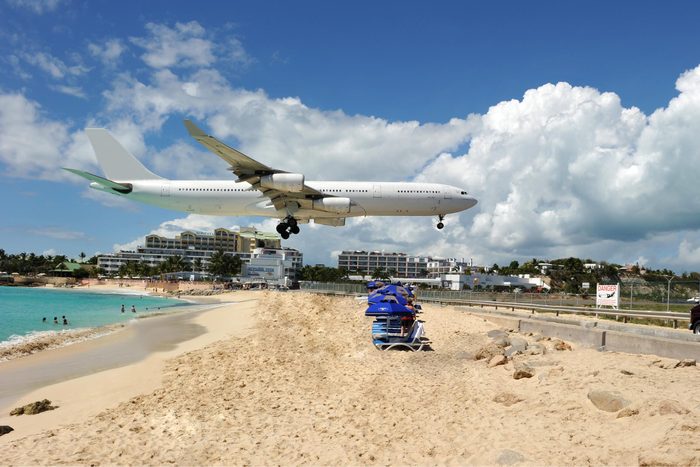 Maho bay in St Martin: one of the main attractions for plane spotters!