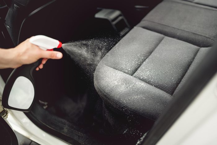 spray bottle cleaning car