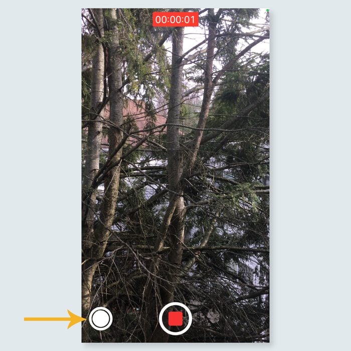 iphone tricks - Record a video and take a picture at the same time
