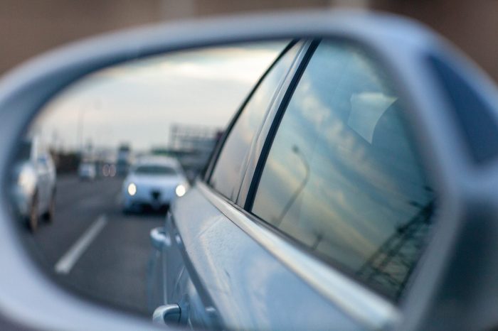 tailgating rearview mirror dangerous driving