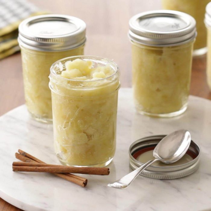 Old-fashioned applesauce