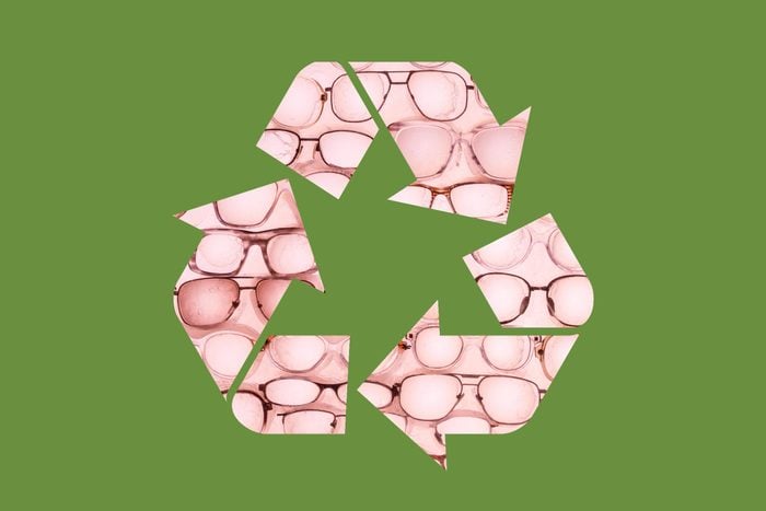 eye glasses in a recycle symbol on a green background