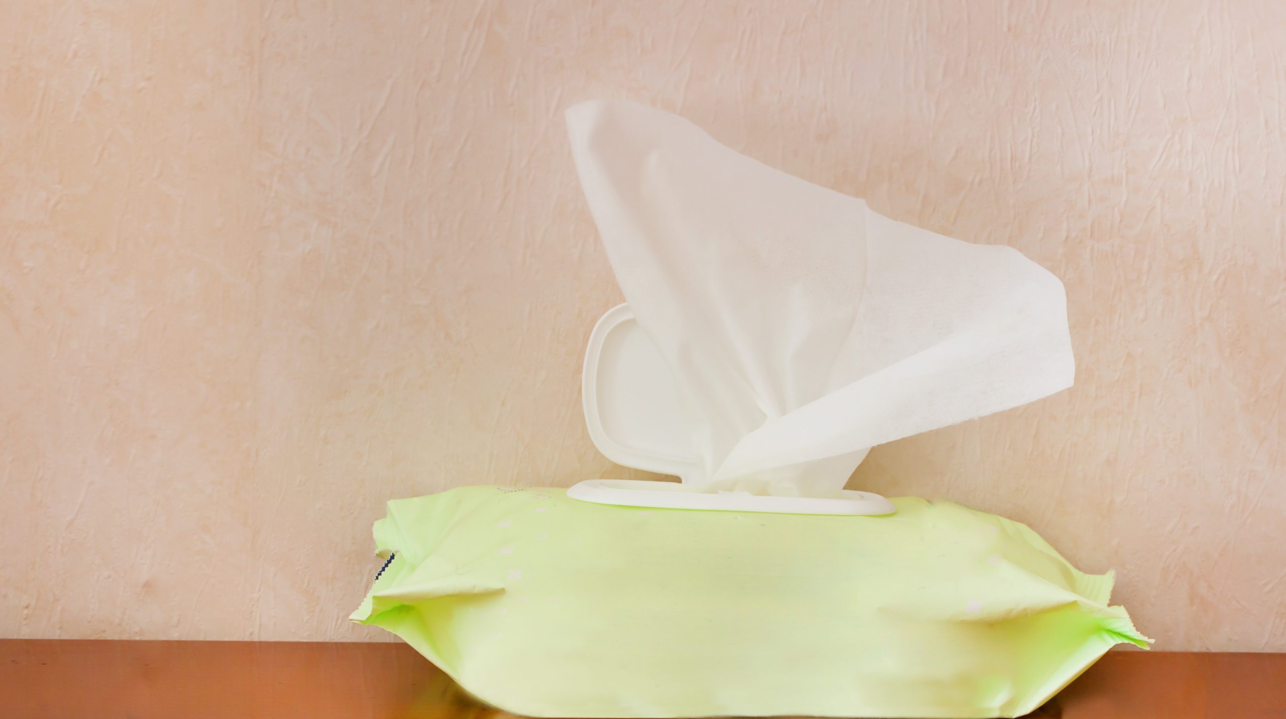 Extraordinary Uses for Baby Wipes | Reader's Digest
