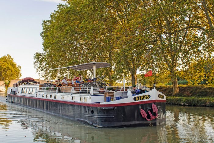 Artist Cruise on the waterways in France