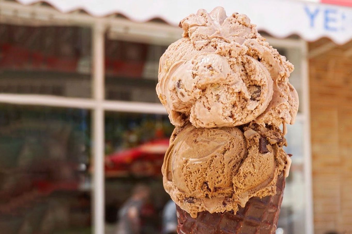 https://www.rd.com/wp-content/uploads/2019/08/bonnie-brae-ice-cream-via-instagram.jpg?fit=700%2C466
