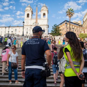 Tourists banned from sitting on the Spanish Steps