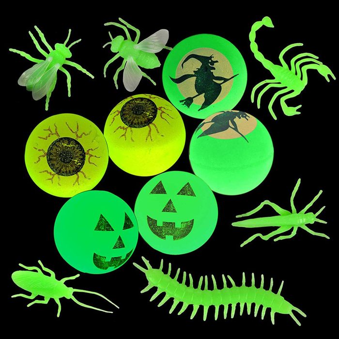 11_Glow-in-the-dark-critters
