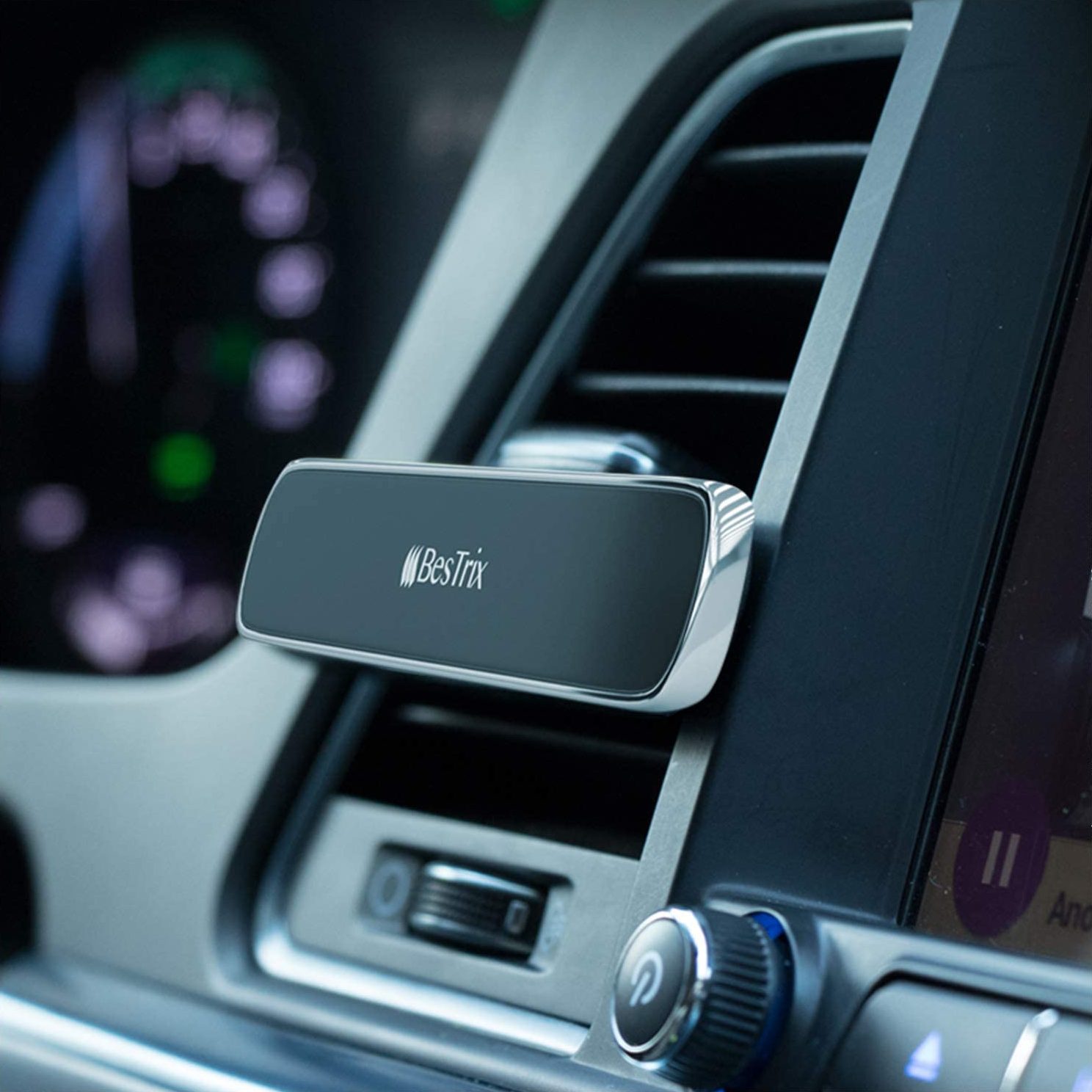 16 of the best car gadgets to elevate your driving experience in