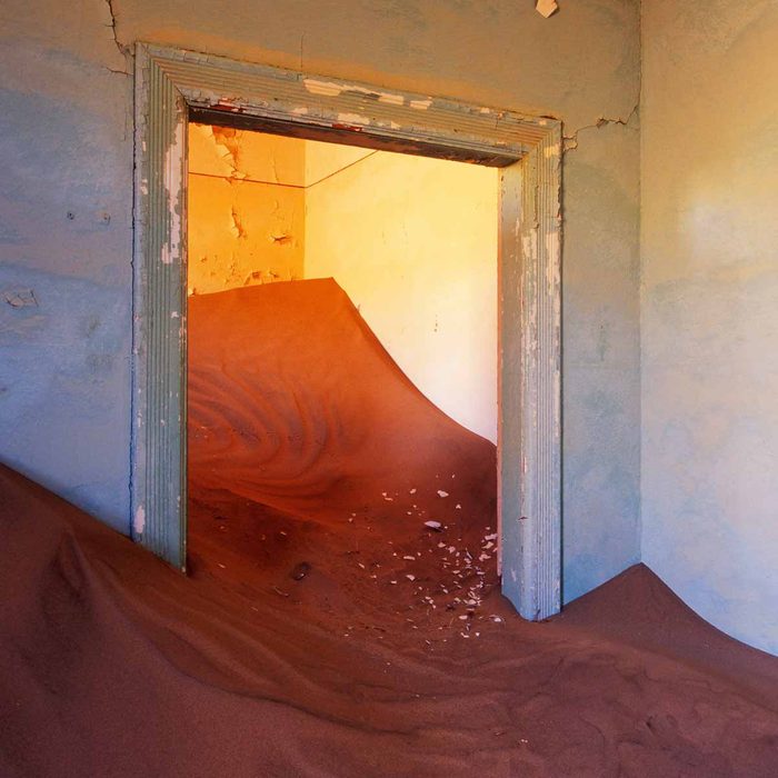 Abandoned-Home-filled-with-sand
