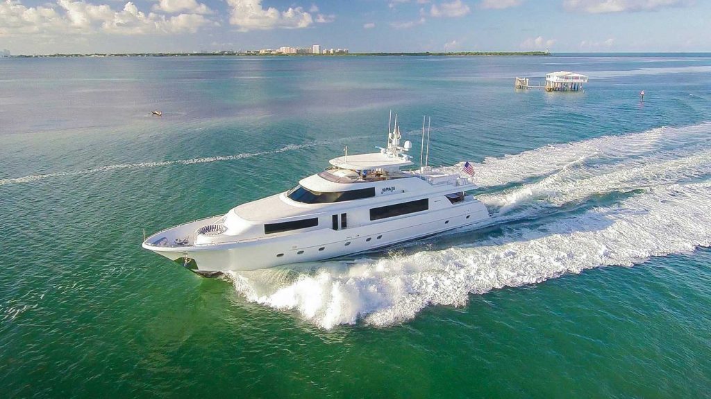 luxury yacht jobs