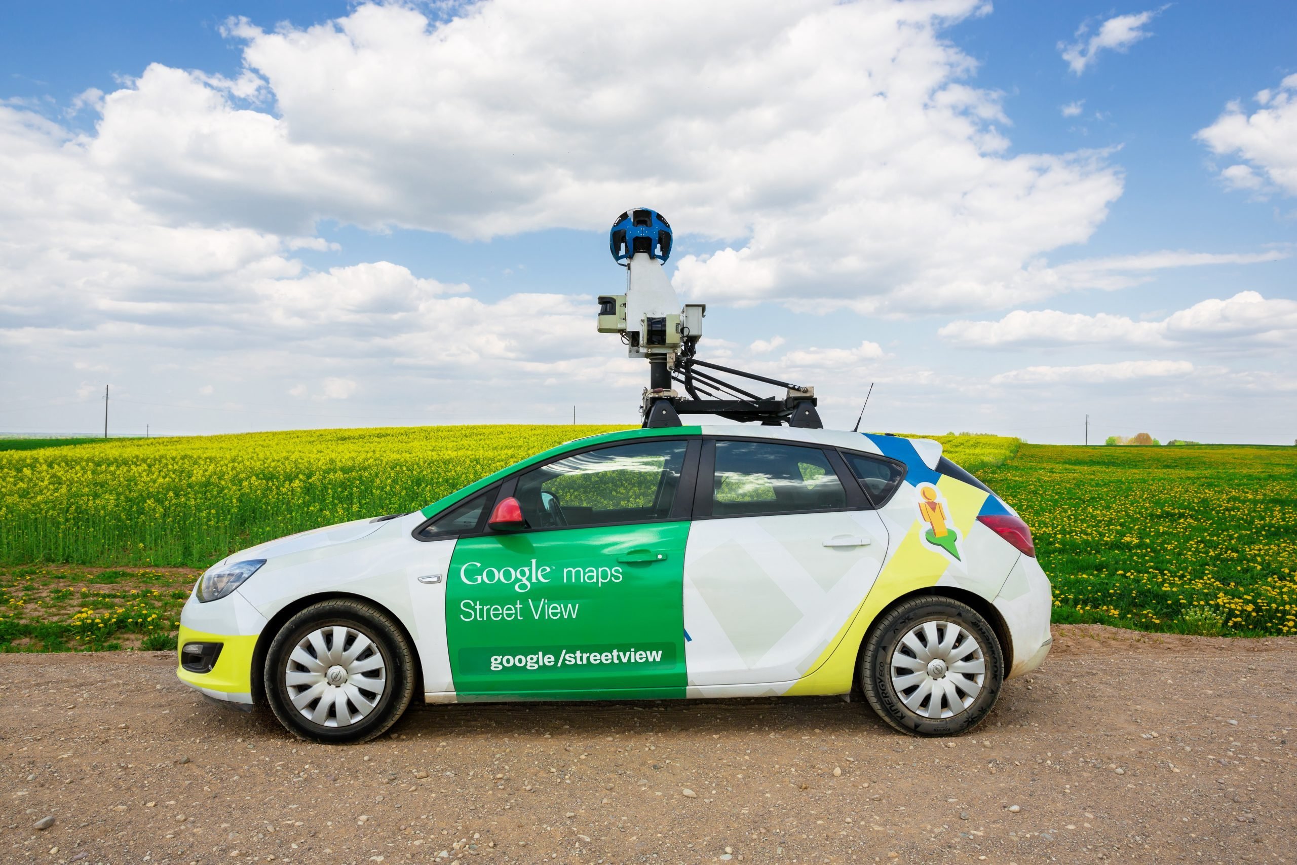 google street view gets its pictures