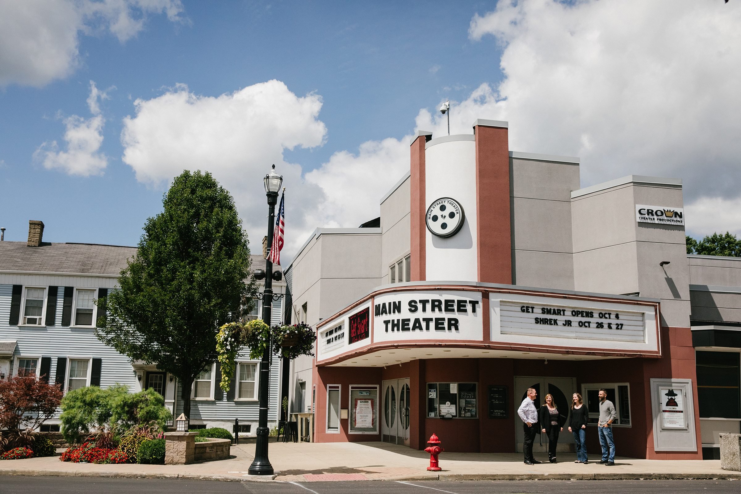 the facade of Main Street Theater in Columbiana, Ohio