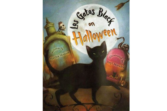 Los Gatos Black on Halloween by Marisa Montes and illustrated by Yuyi Morales