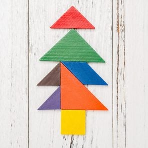 Christmas tree made by wooden tangram