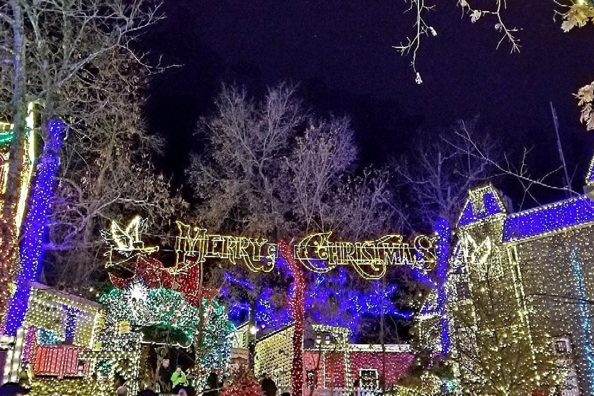 Silver Dollar City Theme Park Christmas Lights