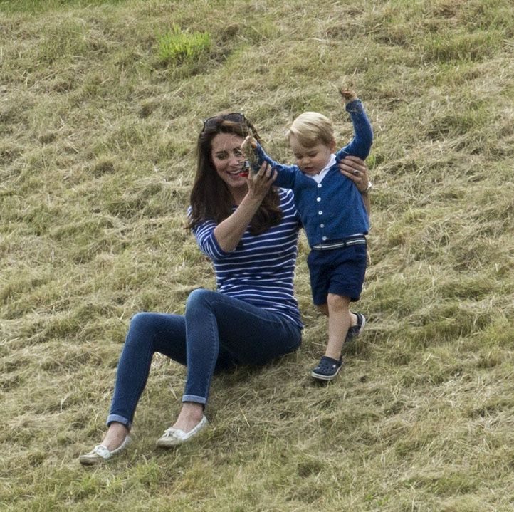 kate middleton playing with prince george