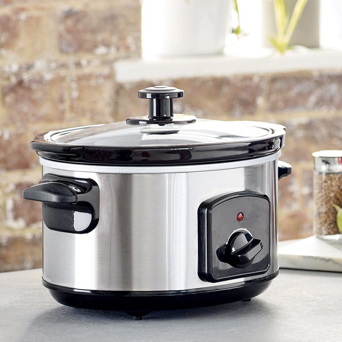 This $15 Slow Cooker Has More Than 15,700 Five-Star Ratings on