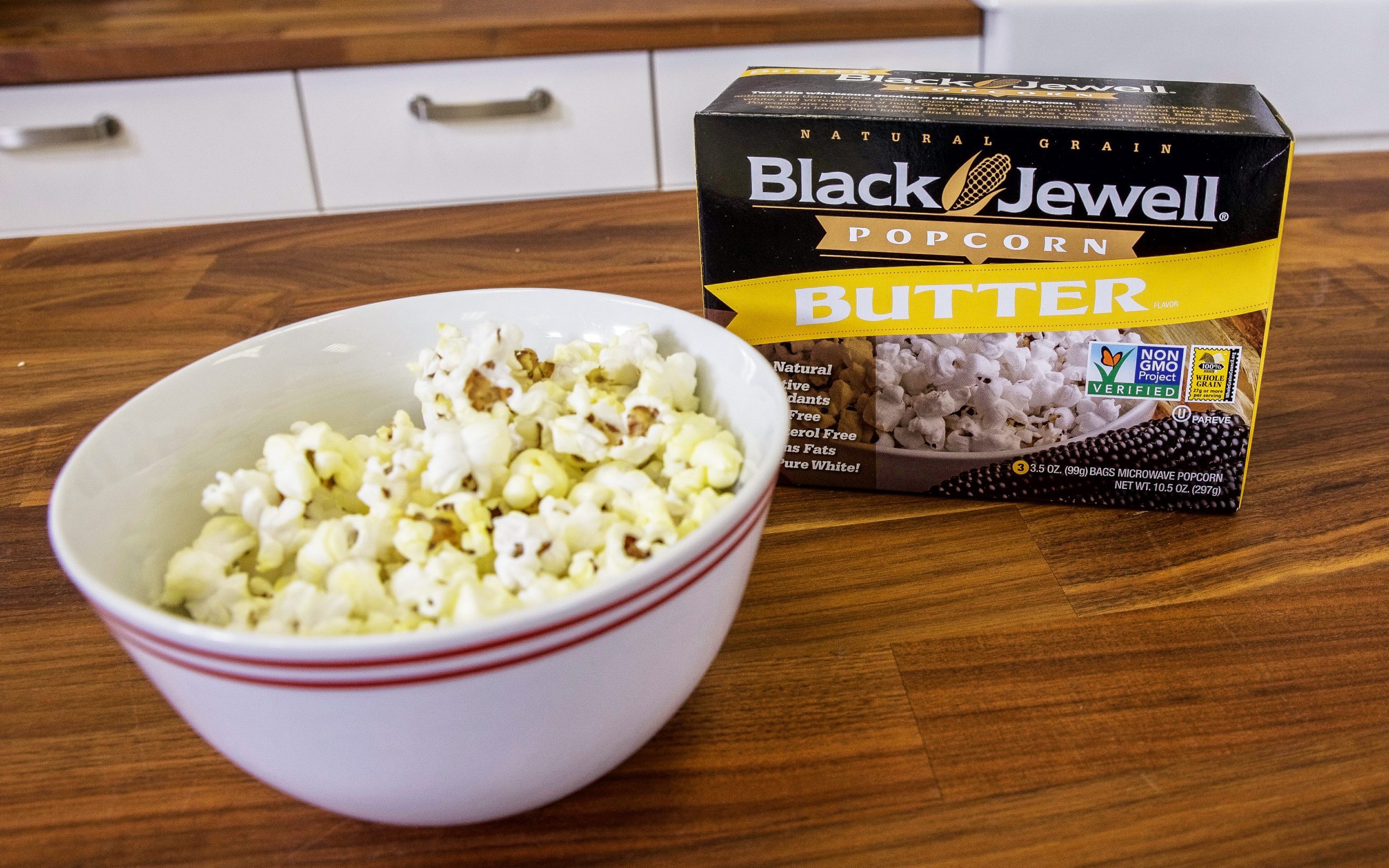 We Tried 10 Brands Of Microwave Popcorn These Are The 4 You Should Buy