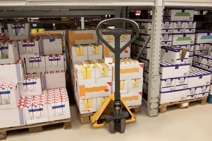 lifting cart in a high rack warehouse