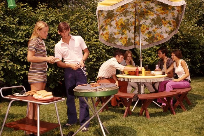 1970s GROUP TEENAGERS BOYS GIRLS BACKYARD GRILLING TABLE UMBRELLA