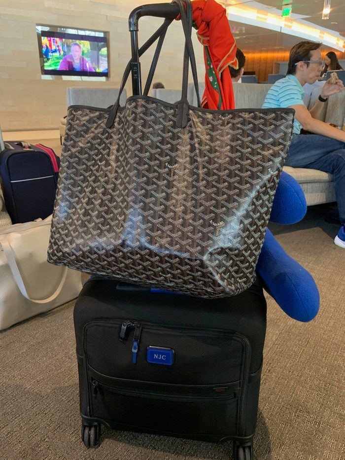 cary on and tote at airport pack carry on two weeks international travel
