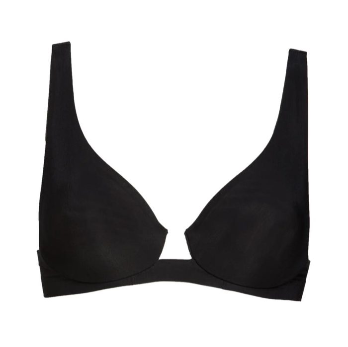  DETAILS & CARE This luxurious plunge bra from Kim Kardashian West's SKIMS provides invisible support and a second-skin feel. Available in four different shades, this underwire bra features a low center-front panel that remains unseen under most necklines while bonded seams create a sleek look beneath clothing. Double-lined fabric on cups to enhance support 71% elastane, 29% polyamide Hand wash, line dry Imported Lingerie Item #6014850 Helpful info: Bra Fit Guide See details and tips from a salesperson (video) Free Shipping & returns See more GIFT OPTIONS Get free gift wrap when you pick up your order at a Nordstrom store! Choose gift options when you check out. Some items may not be eligible for certain gift wrap options. Pickup & In-Store Gift message (free) DIY gift kit (free) Packaged in a Nordstrom box (free) Wrapped with holiday gift wrap (free) Delivery Gift message (free) DIY gift kit ($2) Packaged in a Nordstrom box ($3) Need help finding the perfect gift? We’ve got you covered. Shop Gifts SKIMS SKIMS was founded by Kim Kardashian West as a new approach to figure-enhancing undergarments intended to lift, support and flatter. Fueled by Kim's passion to create truly considered, unique and highly technical solutions in shapewear and underwear, SKIMS is for everyone and for every body. Available in nine tonal colors and sizes XXS-5X. Earn up to 10 Points per dollar!Details (18) Naked Underwire Plunge Bra SKIMS