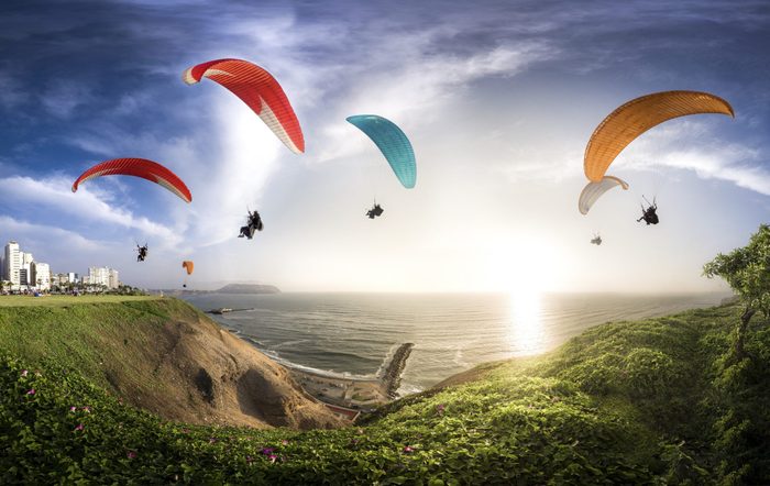 LIMA, PERU: Paraglides in Miraflores.