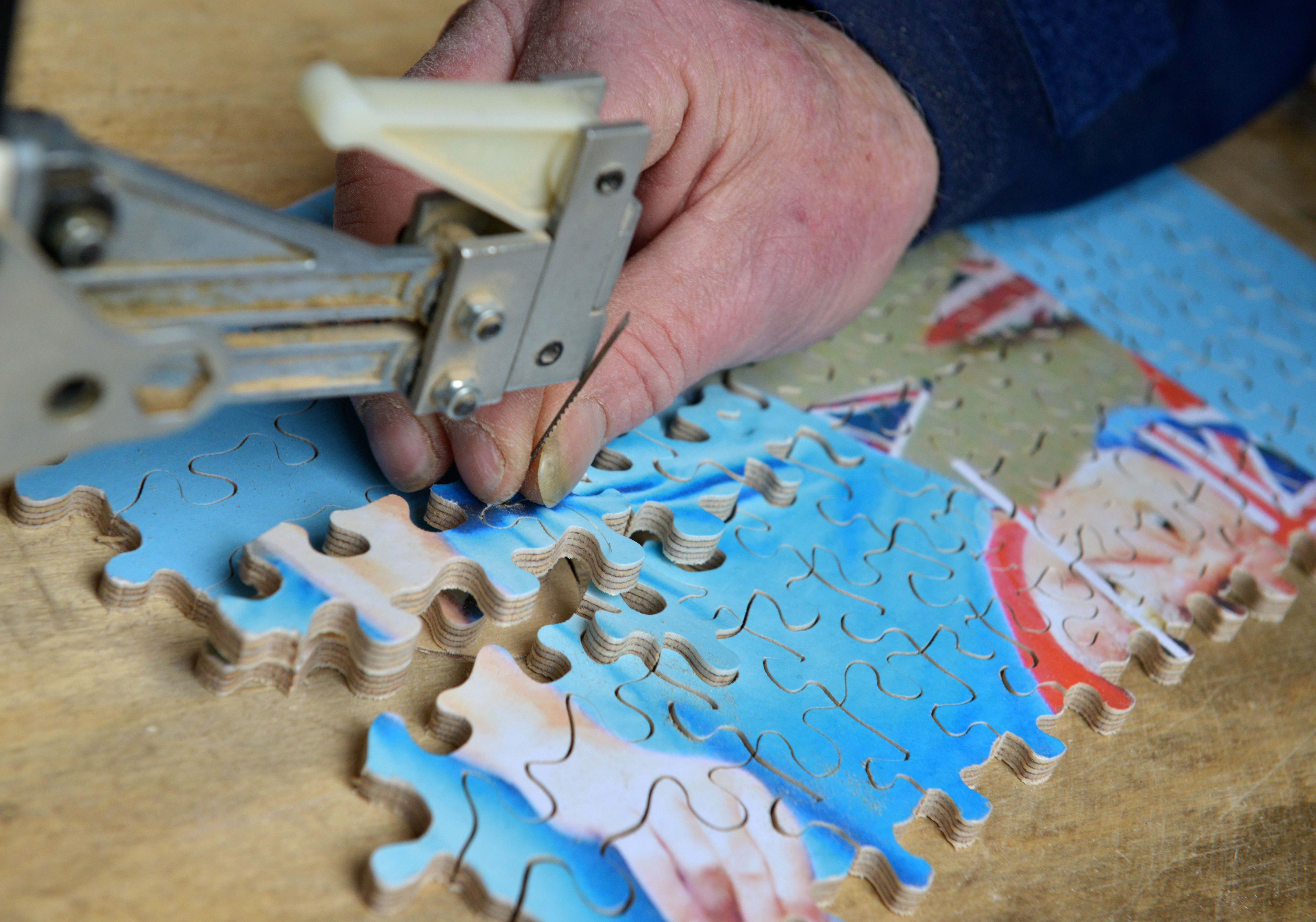 next price Eat dinner How to Solve a Jigsaw Puzzle Fast | Reader's Digest