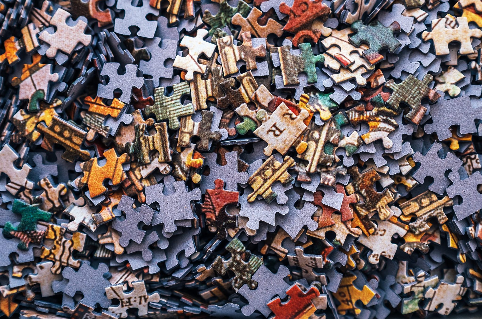 How to Solve a Jigsaw Puzzle Fast | Reader's Digest