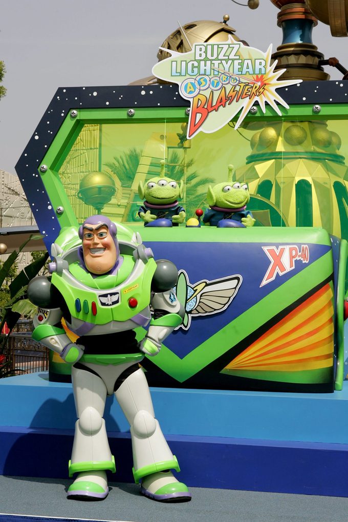 Disneyland Buzz Lightyear's astro blaster ride park