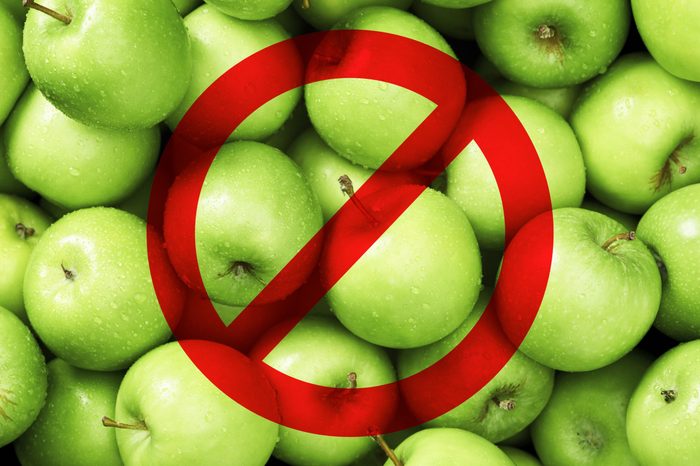 apples sugary food don't eat before traveling
